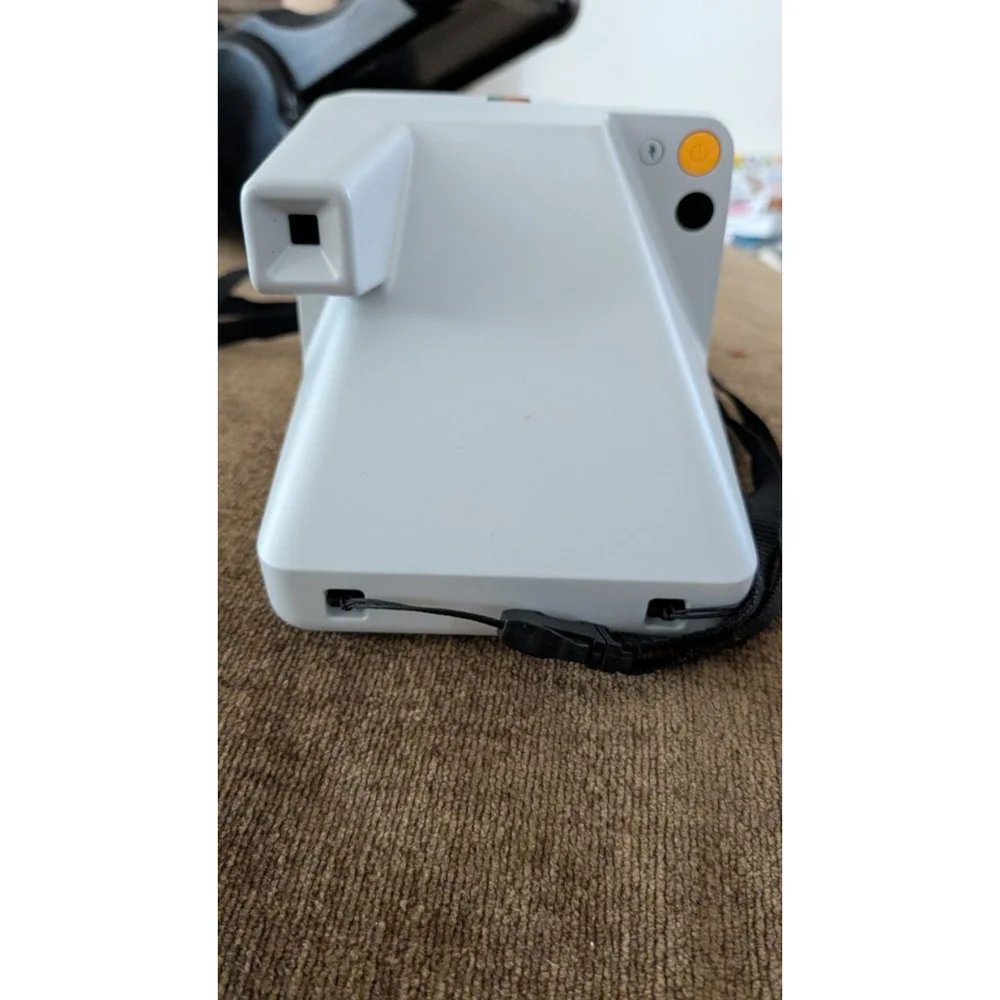 Polaroid Now i-Type Instant Camera White PRD009027 Powers On Clean